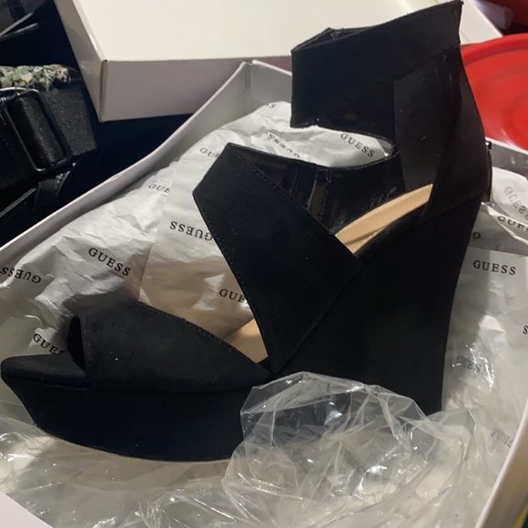 Size 9 guess sandal wedges - Picture 2 of 4